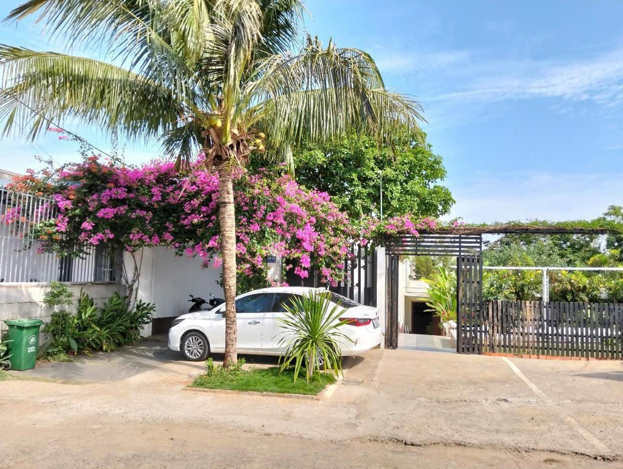 Doi Sao Homestay Buon Ma Thuot Exterior photo